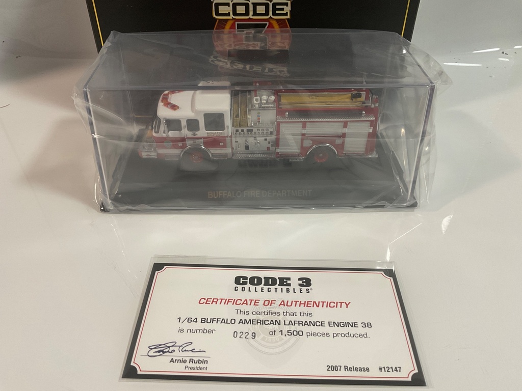 1/64 CODE3 BUFFALO AMERICAN LAFRANCE ENGINE 38 12147 - Photo 2