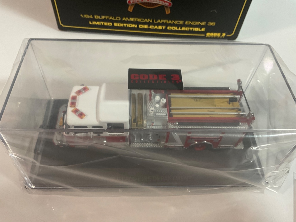 1/64 CODE3 BUFFALO AMERICAN LAFRANCE ENGINE 38 12147 - Photo 6