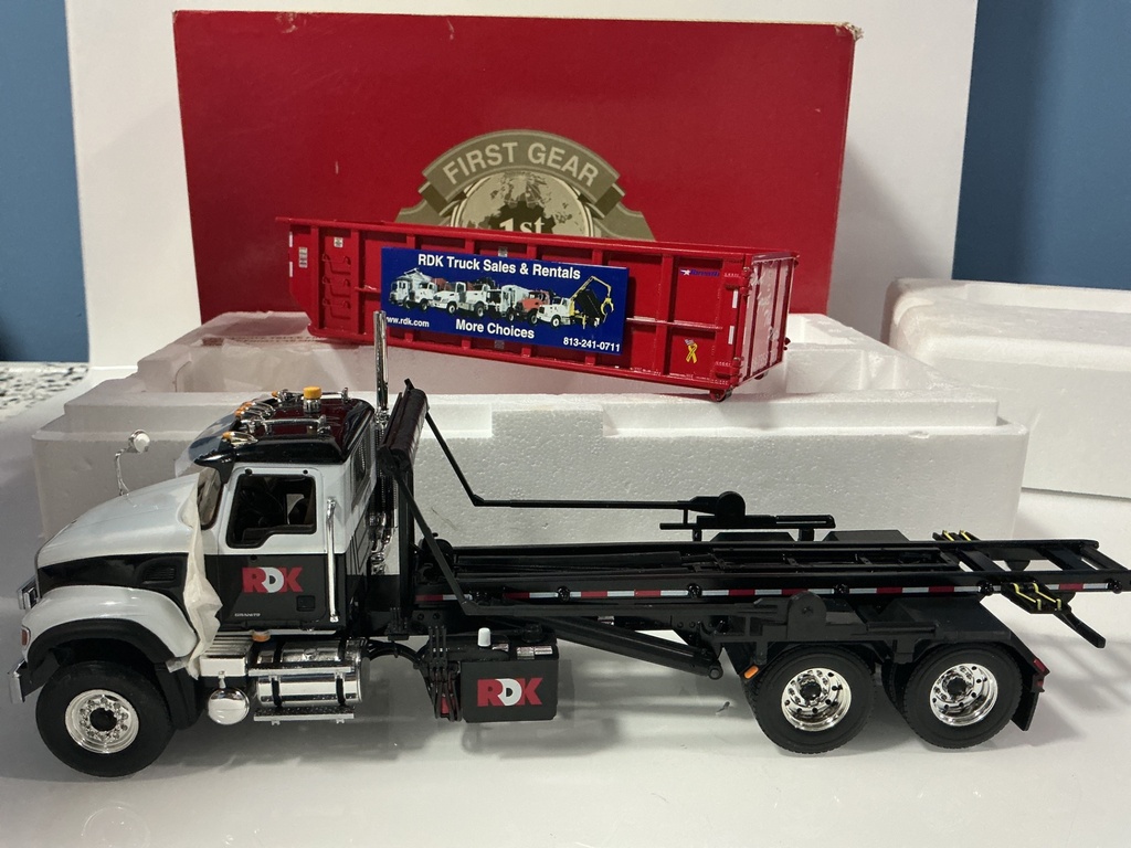 1:34 FIRST GEAR  MACK GRANITE ROLLOFF TRUCK RDK TRUCK SALES #19–30 532 - Photo 3