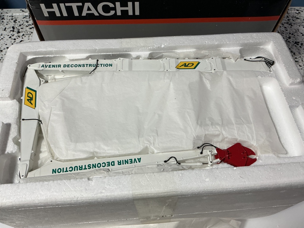 1:50 NZG HITACHI ZAXIS 1000K 40M HIGH REACH CRUSHER WHITE - Photo 4