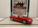 1/18: MAISTO JAGUAR XK SERIES ROADSTER RED ON CREAM image