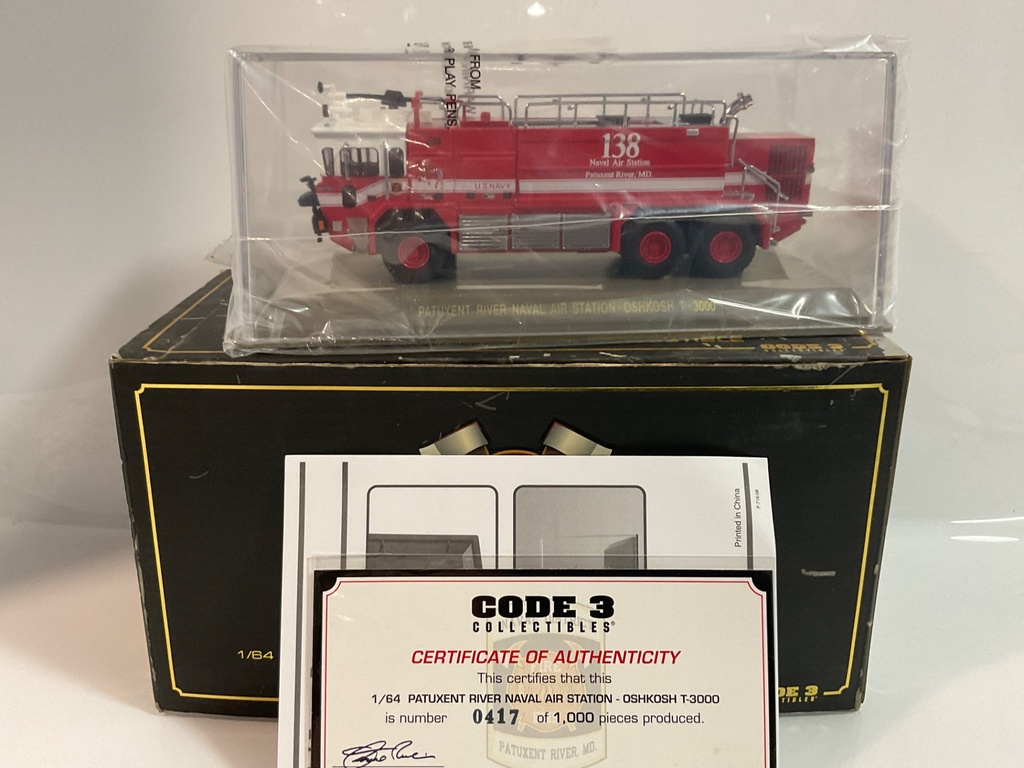 1/64  CODE 3 PATUXENT RIVER NAVAL AIR STATION OSH KOSH T3000 - Photo 5