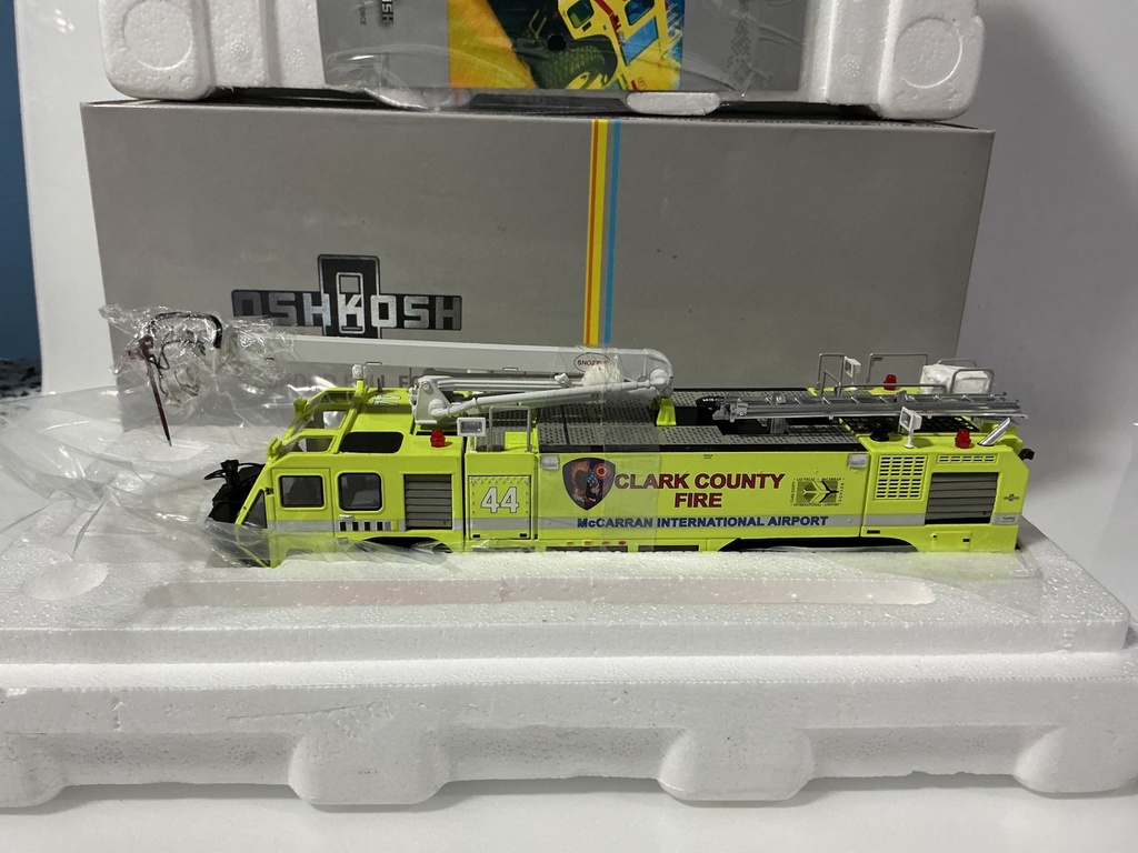 1:50 TWH COLLECTIBLES OSHKOSH STRIKER 3000 TWH078 CLARK COUNTY - Photo 3