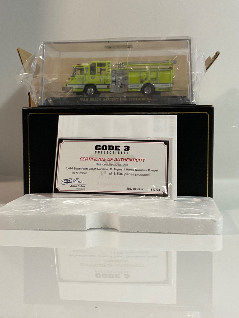 1/64 CODE 3 PALM BEACH GARDENS  ENGINE 1 PIERCE QUANTUM PUMPER - Photo 3