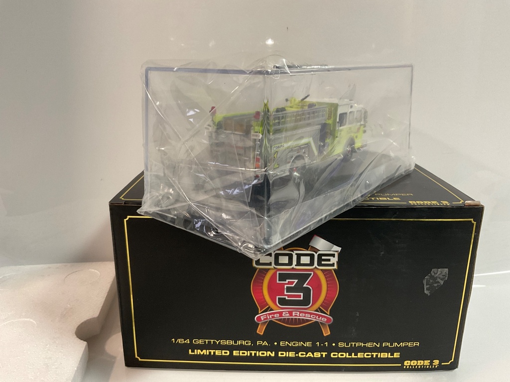 1/64 CODE 3 GETTYSBURG PA ENGINE 1-1 SUTPHEN PUMPER  - Photo 3