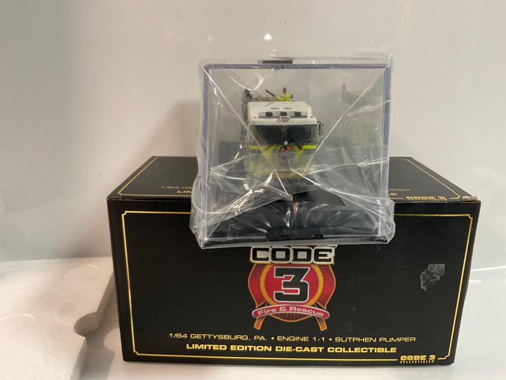 1/64 CODE 3 GETTYSBURG PA ENGINE 1-1 SUTPHEN PUMPER  - Photo 4