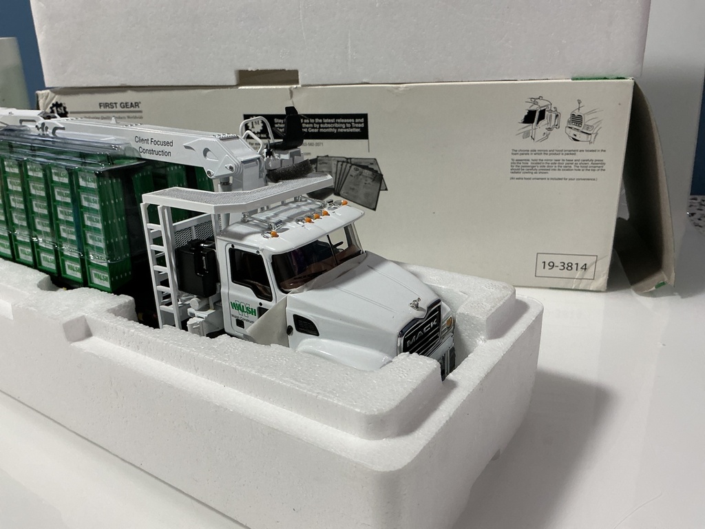 1:34 FIRST GEAR WALSH GROUP MAC BOOM CRANE TRUCK 19-3814 - Photo 5