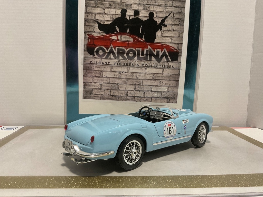 1/18: BURAGO ITALY 1955 LANCIA AURELIA BLUE ON CREAM *PARTS JUNKYARD CAR* image