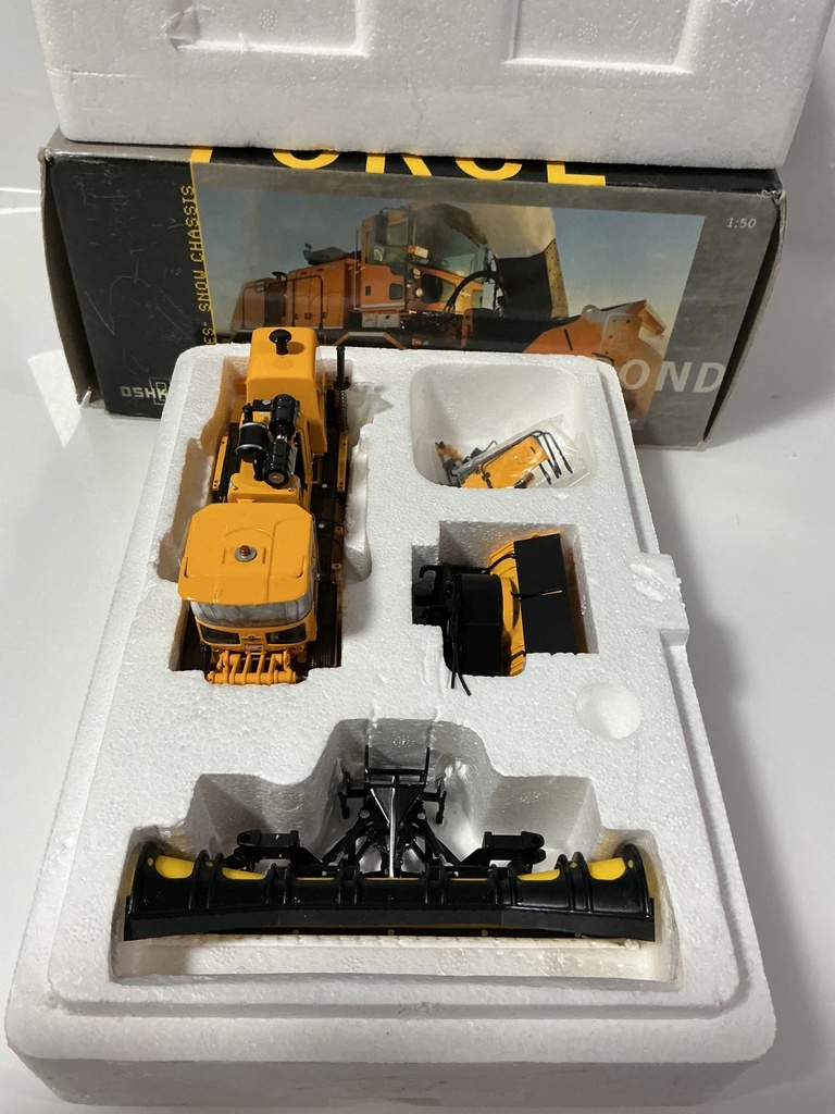 1:50 TWH COLLECTIBLES OSHKOSH H SERIES SNOWPLOW TWH072 - Photo 5