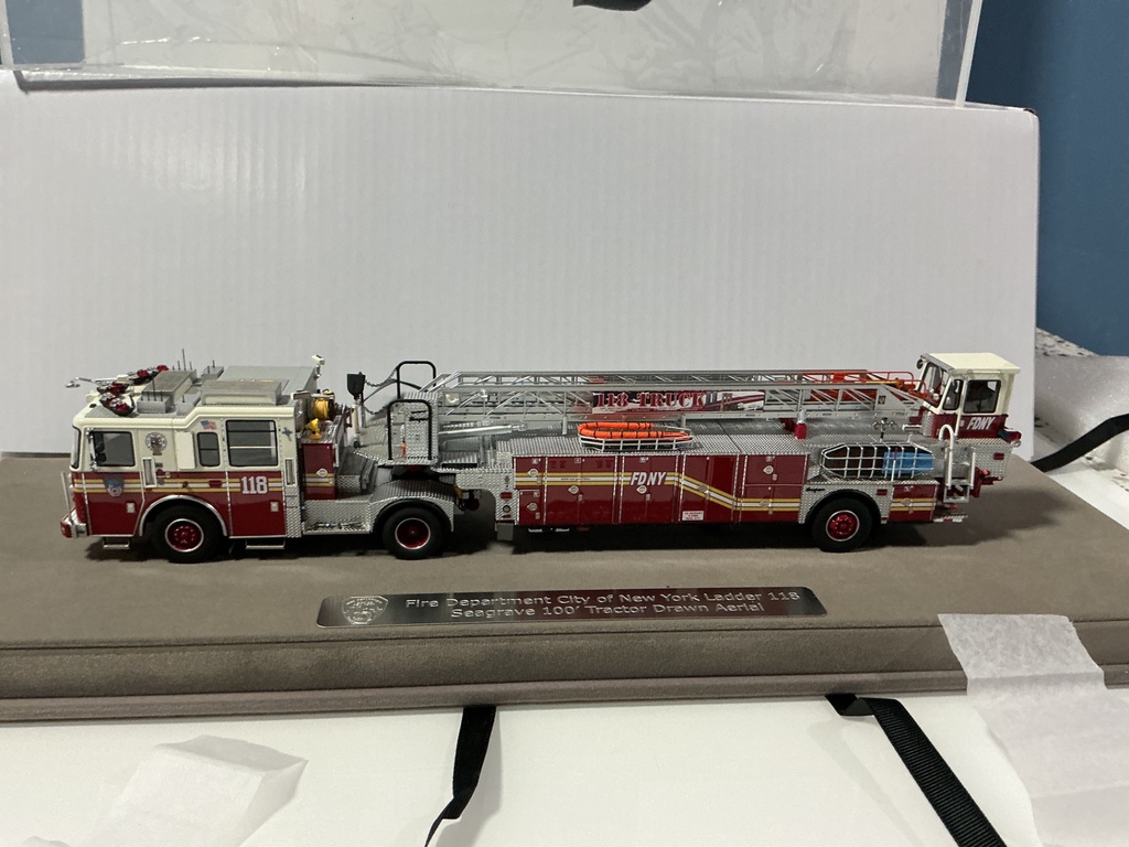 1:50 FIRE REPLICAS CITY OF NEW YORK LADDER 118 100’ SEAGRAVE AERIAL FDNY - Photo 3