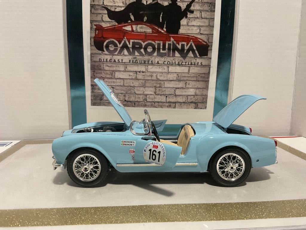 1/18: BURAGO ITALY 1955 LANCIA AURELIA BLUE ON CREAM *PARTS JUNKYARD CAR* image