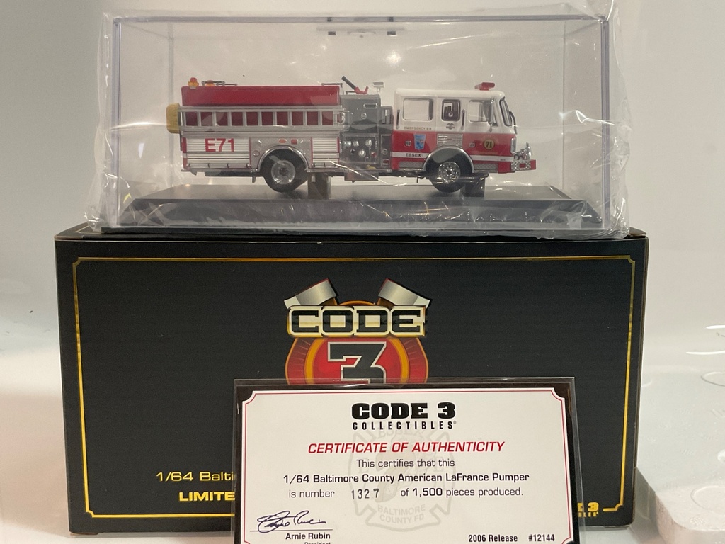 1/64 CODE 3 BALTIMORE COUNTY AMERICAN LAFRANCE PUMPER  12144 - Photo 2
