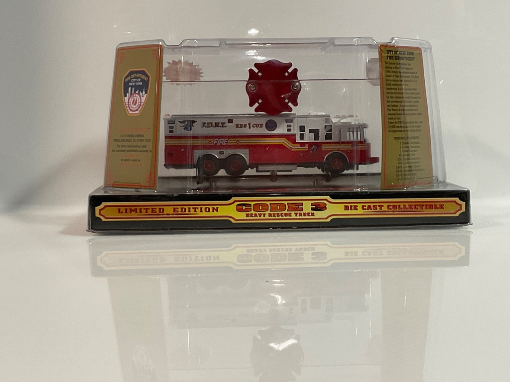 1/64 CODE 3 F.D.N.Y. HEAVY RESCUE 1  12703  - Photo 2