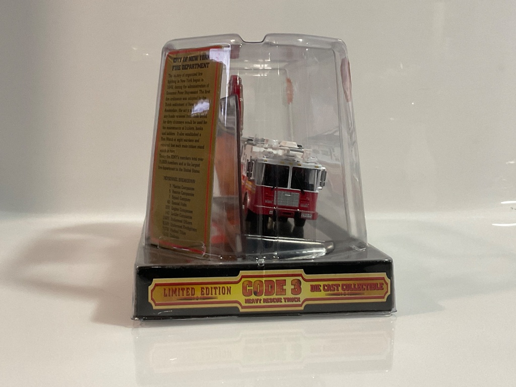 1/64 CODE 3 F.D.N.Y. HEAVY RESCUE 1  12703  - Photo 3