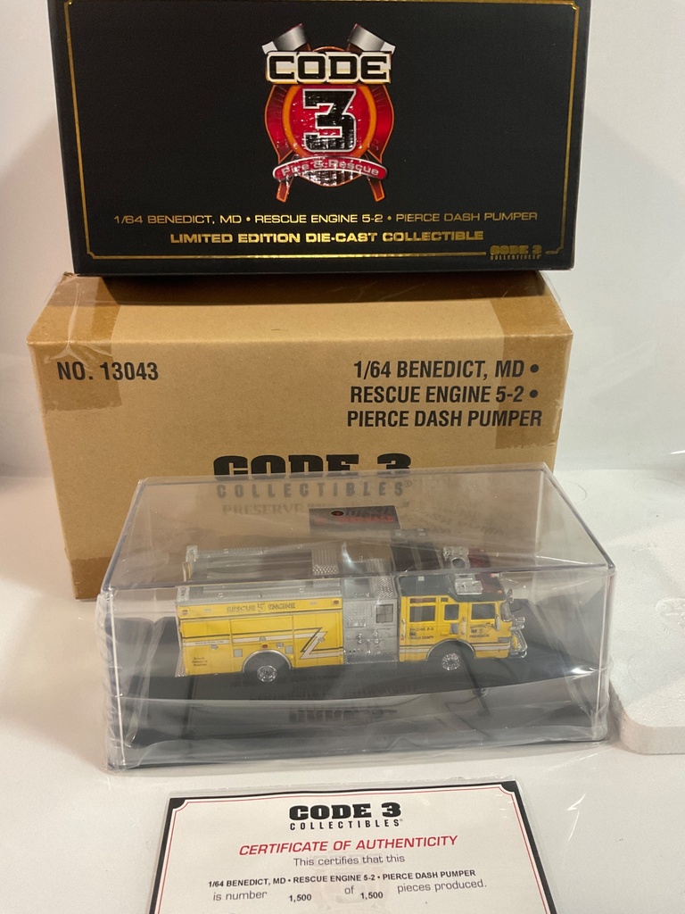 1/64 CODE 3 BENEDICT MD RESCUE  ENGINE 5-2  13043 - Photo 3