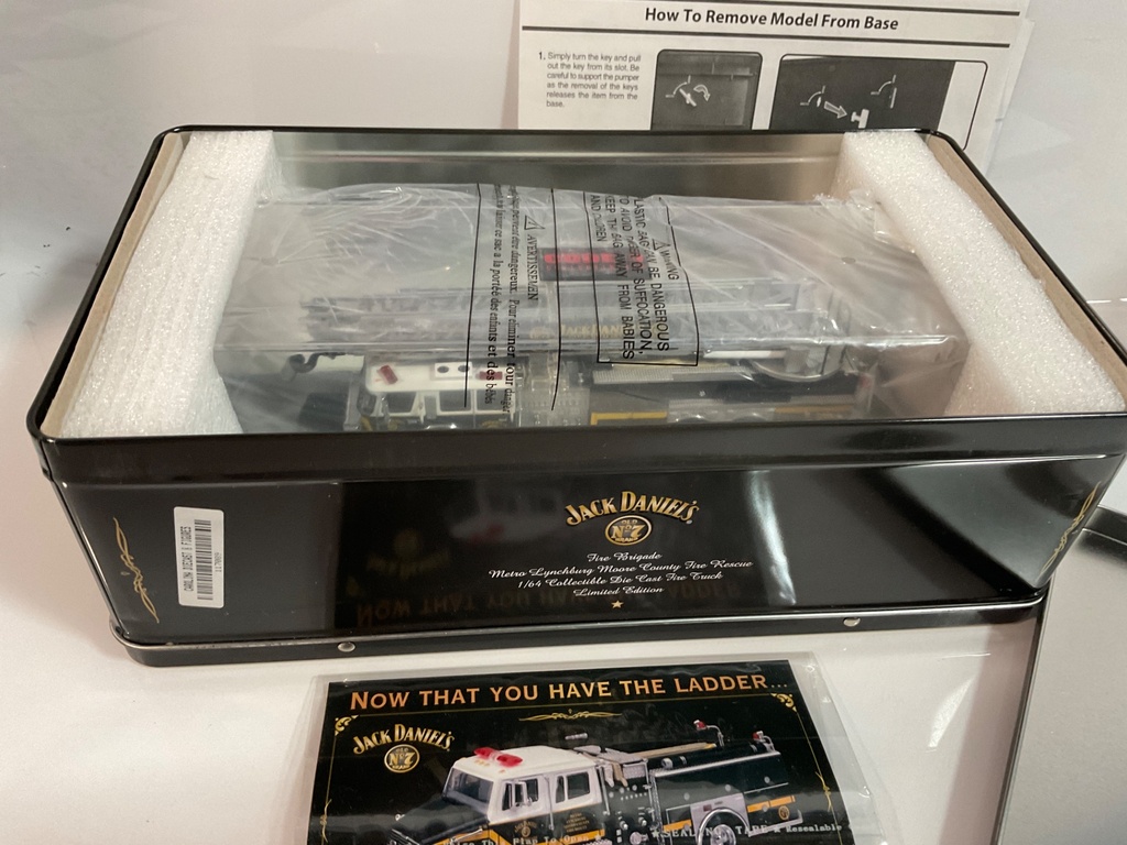 1/64 CODE 3 FIRE BRIGADE METRO LYNCHBURG MOORE COUNTY FIRE  - Photo 2