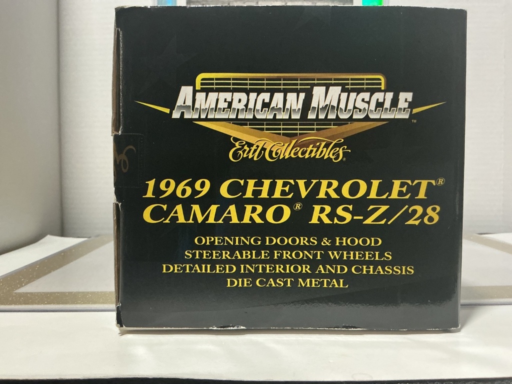 1/18: ERTL 1969 CHEVROLET CAMARO RS-Z/28 RED / W WHITE STRIPES image