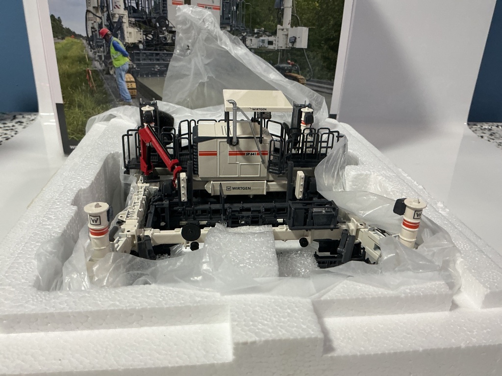 1:50 NZG WIRTGEN SP64i #1038 PAVER - Photo 3
