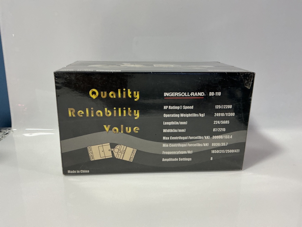 1:30 INGERSOLL RAND VIBRATORY ASPHALT COMPACTOR DD-110 #59178988 SEALED - Photo 2