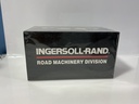 1:30 INGERSOLL RAND VIBRATORY ASPHALT COMPACTOR DD-110 #59178988 SEALED - Photo 3