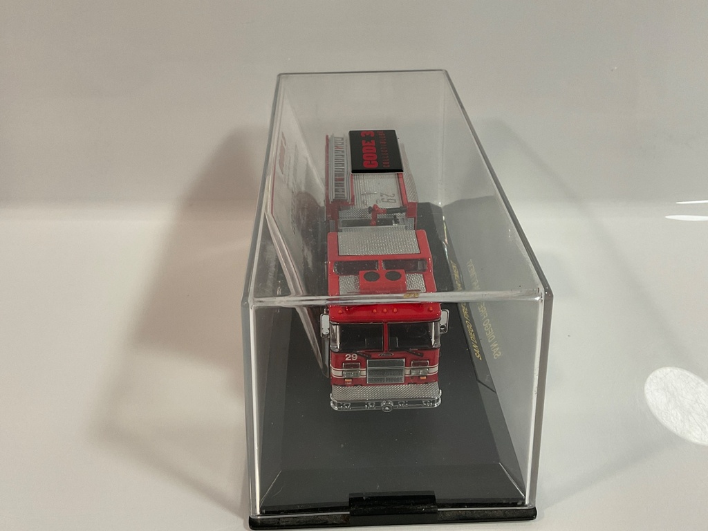 1/64 CODE 3 SAN DIEGO FD PIERCE DASH SIDE MOUNT ENGINE 29 - Photo 2