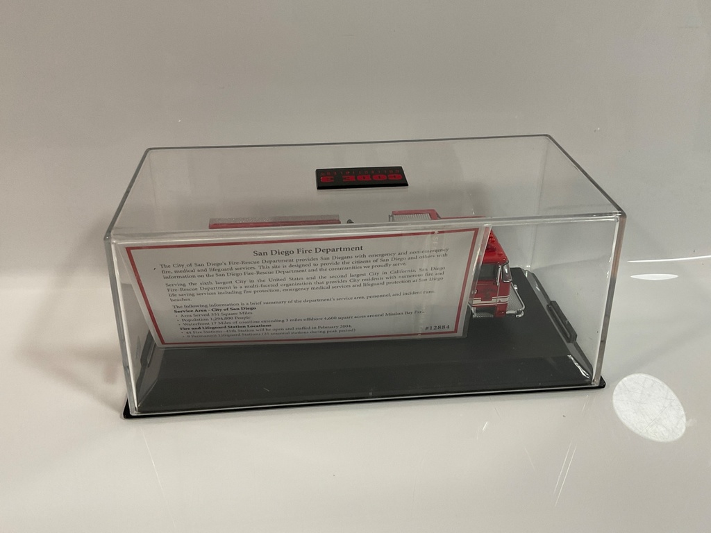 1/64 CODE 3 SAN DIEGO FD PIERCE DASH SIDE MOUNT ENGINE 29 - Photo 3