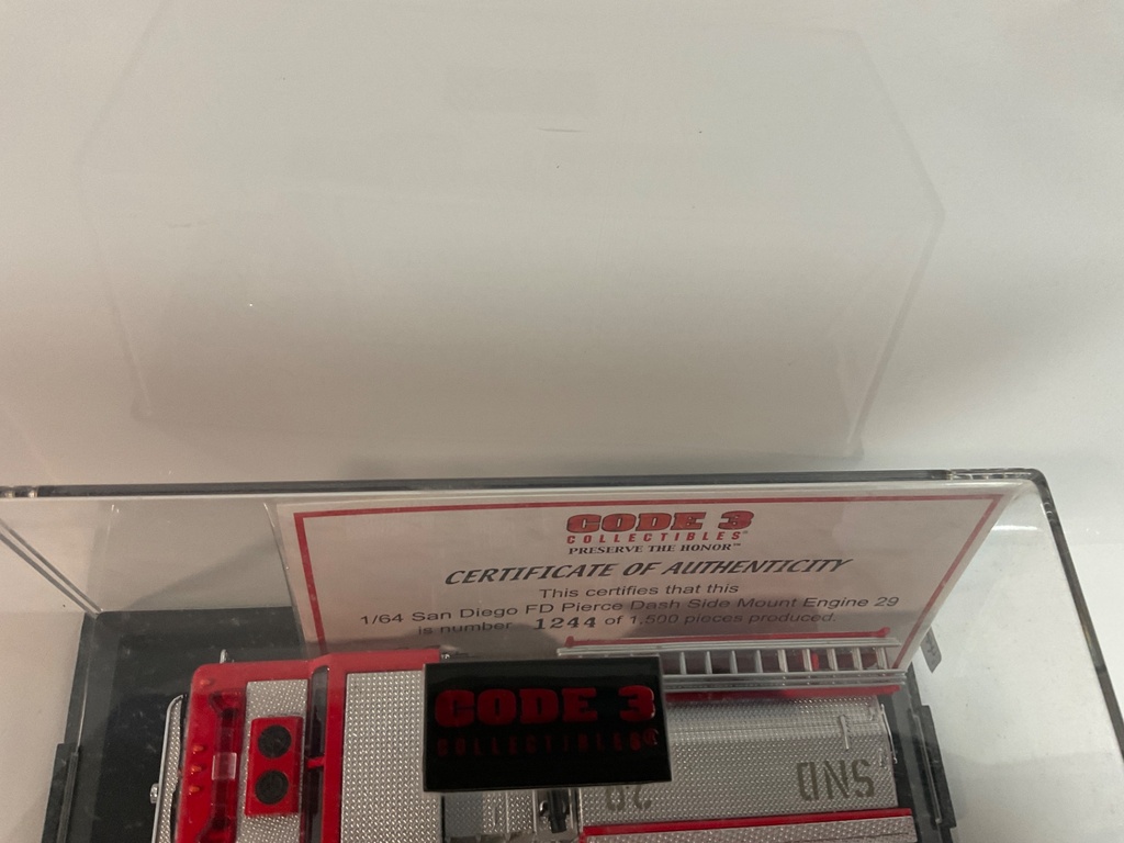 1/64 CODE 3 SAN DIEGO FD PIERCE DASH SIDE MOUNT ENGINE 29 - Photo 5
