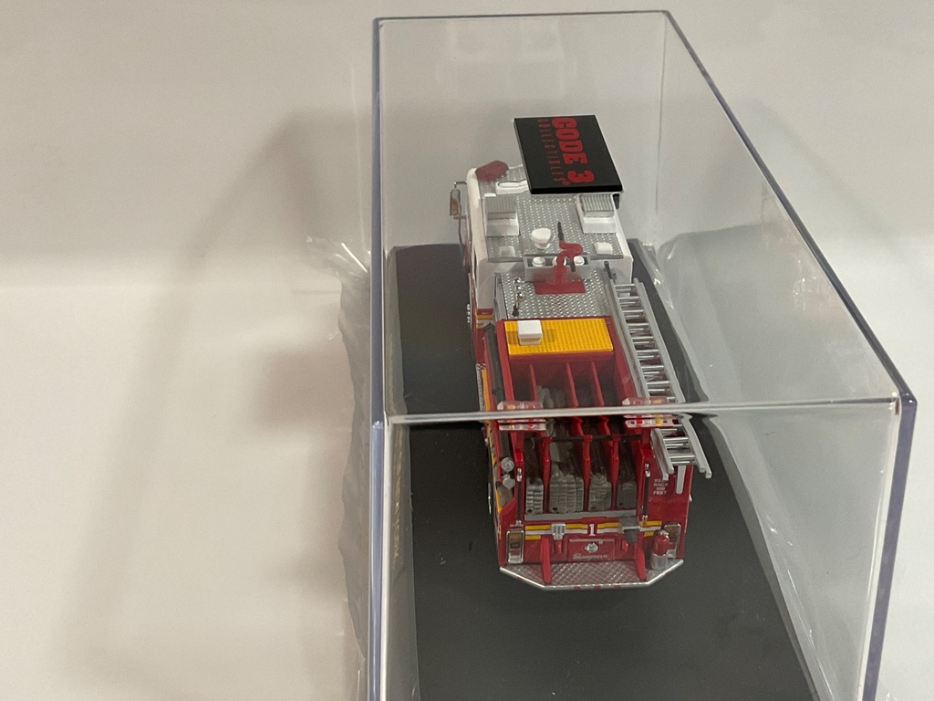 1/64 CODE 3 FDNY ENGINE 1 PUMPER  - Photo 4