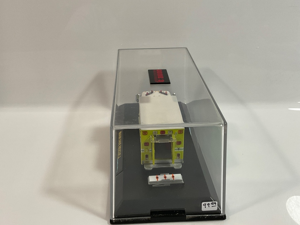 1/64 CODE 3 MIAMI DADE RESCUE 2  - Photo 3