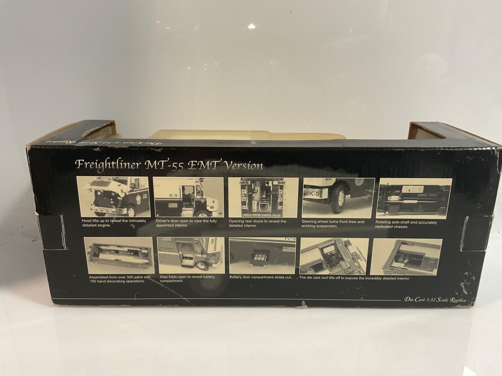 1/32 UNIQUE REPLICAS FREIGHTLINER MT-55 EMT VERSION  BOX IMPERFECT - Photo 2