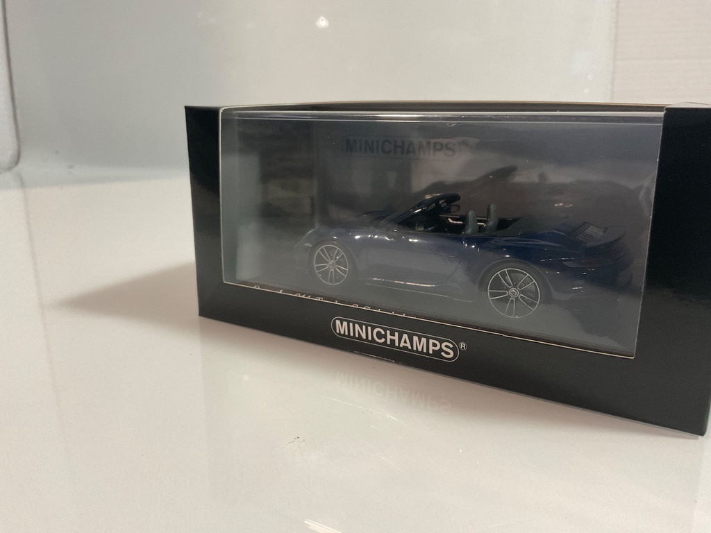 1/43 MINICHAMPS PORSHE 911 TURBO S CABRIOLET BLUE  - Photo 3