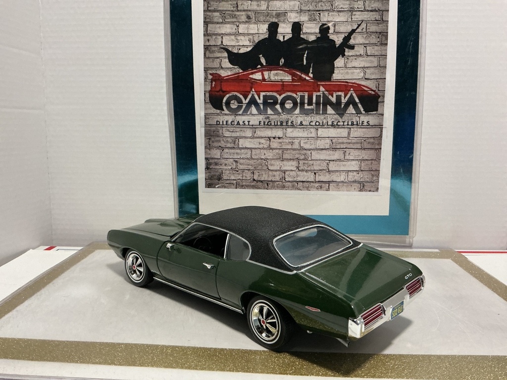 1/18: ERTL 1969 PONTIC GTO DARK GREEN ON BLACK image
