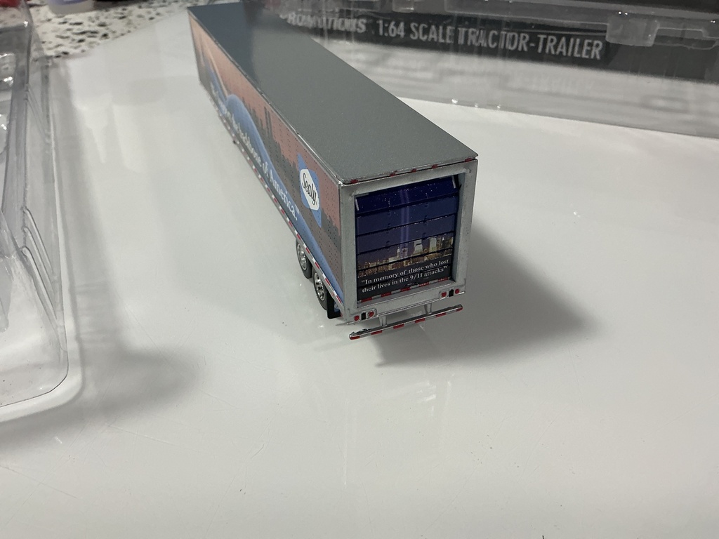 1:64 DCP DIE-CAST PROMOTIONS #32474 FREIGHTLINER SEALLY 911 TRIBUTE 245 of 252 MADE - Photo 5