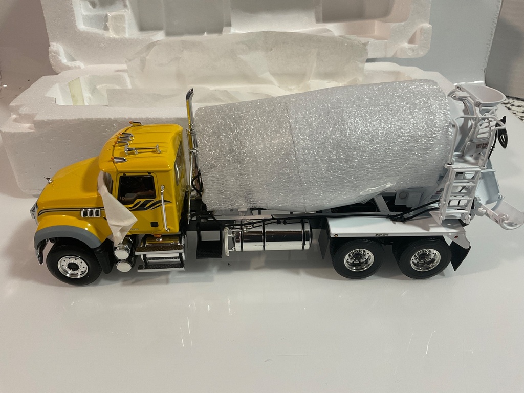 1/34 FIRST GEAR MACK GRANITE MP SERIES WITH MIXER 10-3905 - Photo 5