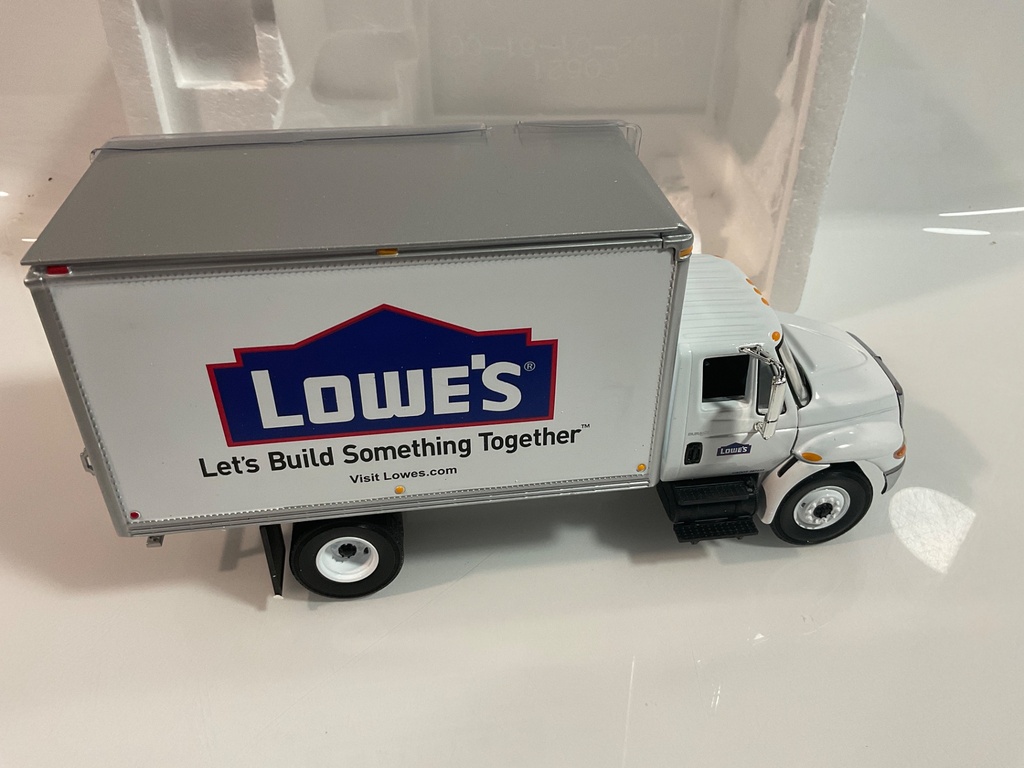 1/34 FIRST GEAR INTERNATIONAL DURASTAR TRUCK LOWE’S  RARE 10-3880 *MIRROR BROKEN  - Photo 4