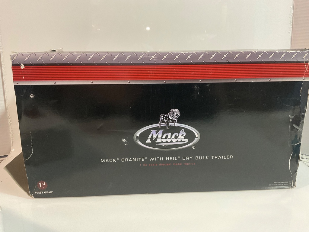1/34 FIRST GEAR MACK GRANITE W/ HEIL DRY BULK TRAILER  - Photo 3