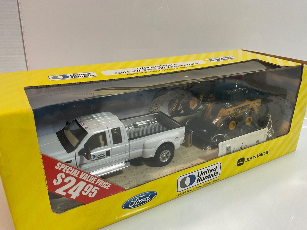 1/32 RC2 UNITED RENTALS COLLECTORS SERIES FORD F350, DEERE 320 SKIDSTEER TRAILER - Photo 2