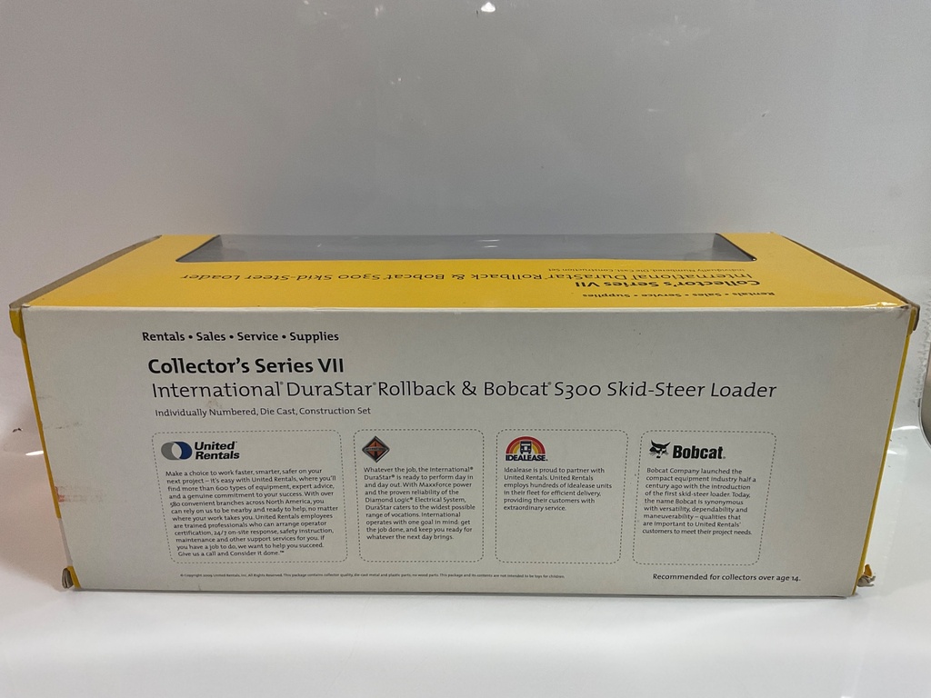 1/34 FIRST GEAR UNITED RENTALS INTERNATIONLA ROLLBACK & SKIDSTEER LOADER - Photo 3