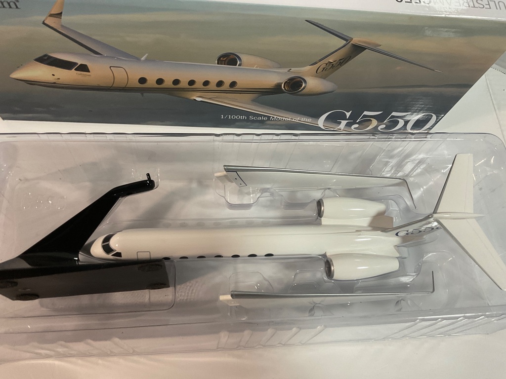 1/100 GULFSTREAM G550  - Photo 4