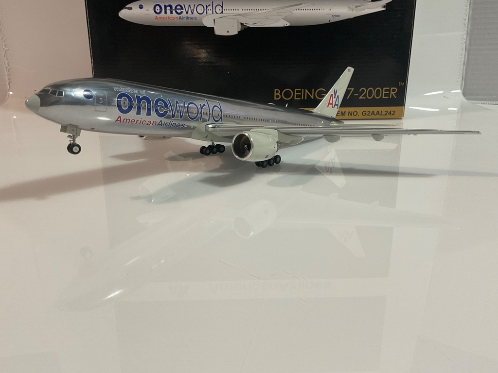 1/200 GEMINI 200 AMERICAN AIRLINES BOEING 777-200ER  G2AAL242 ONE WORLD  - Photo 5
