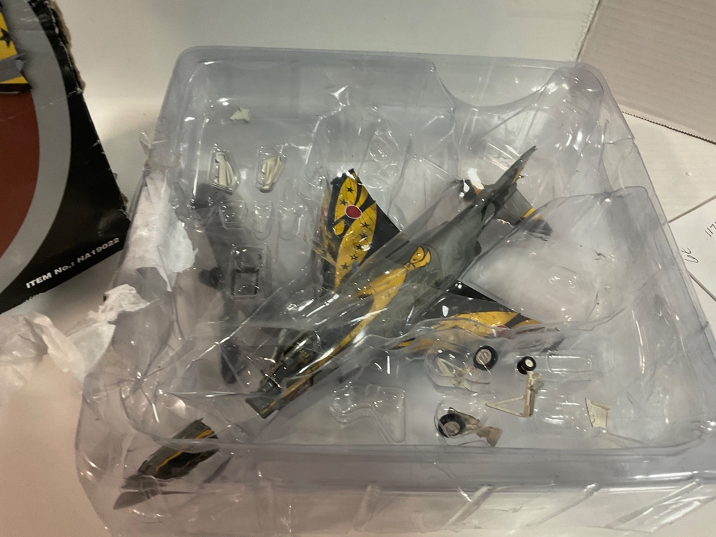 1/72 HOBBY MASTER F-4EJ KAI PHANTOM II DAMAGED  - Photo 3