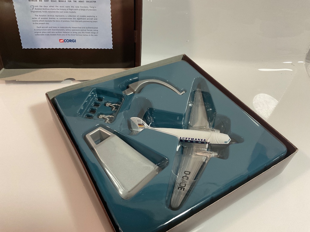 1/44 CORGI FRONTIER AIRLINES DOUGLAS DC3 LUFTHANSA - Photo 2