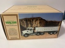 1/34 FIRST GEAR WALSH CONSTRUCTION TRCK AND TRAILER  19-3575 - Photo 2