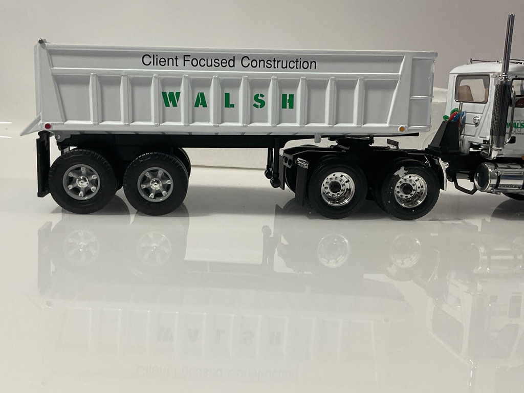 1/34 FIRST GEAR WALSH CONSTRUCTION TRCK AND TRAILER  19-3575 - Photo 7