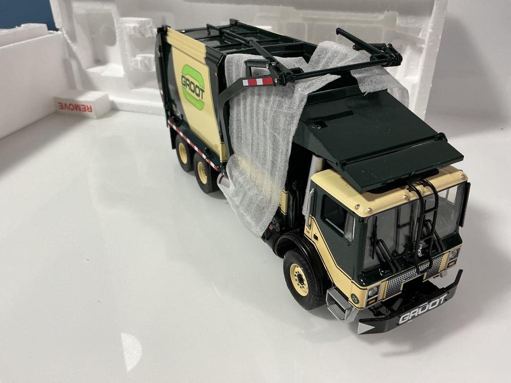 1/34 FIRST GEAR MACK FRONT END LOADER REFUSE TRUCK 19-3120 - Photo 6