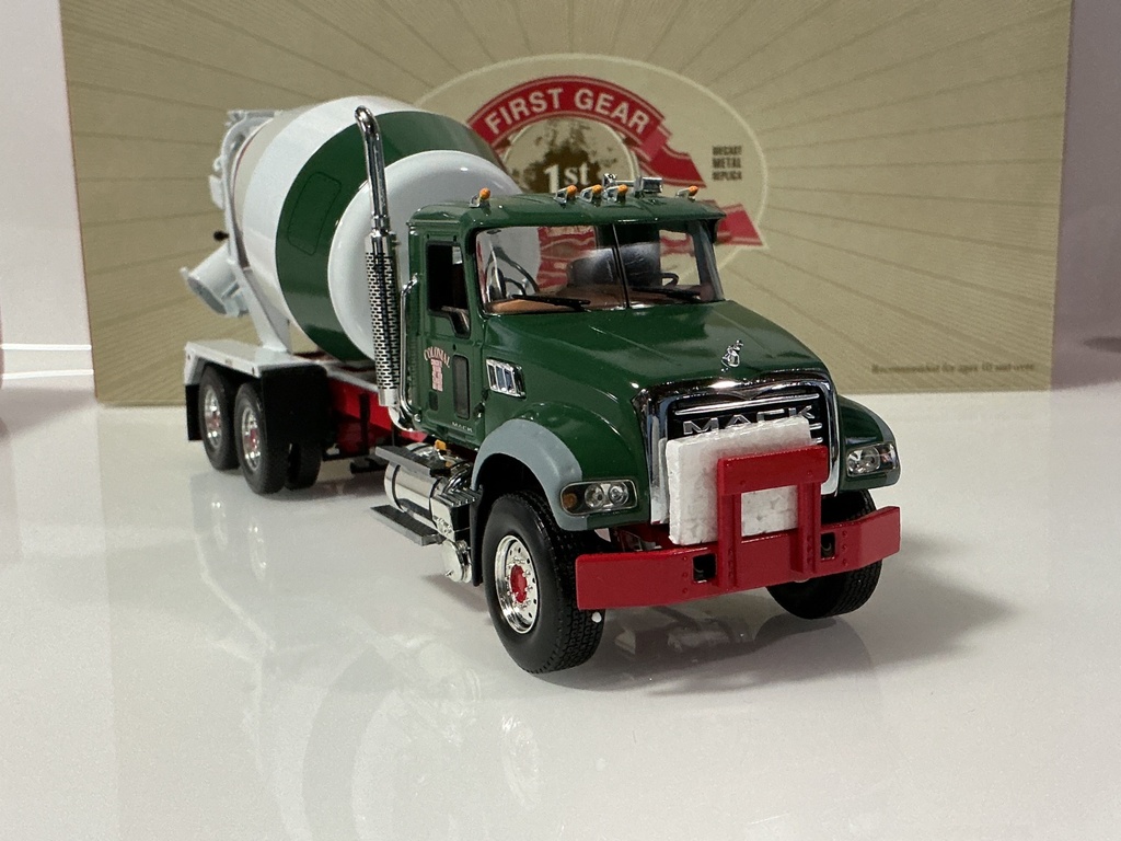 1/34 FIRST GEAR COLONIAL CONCRETE 19-3538 - Photo 6