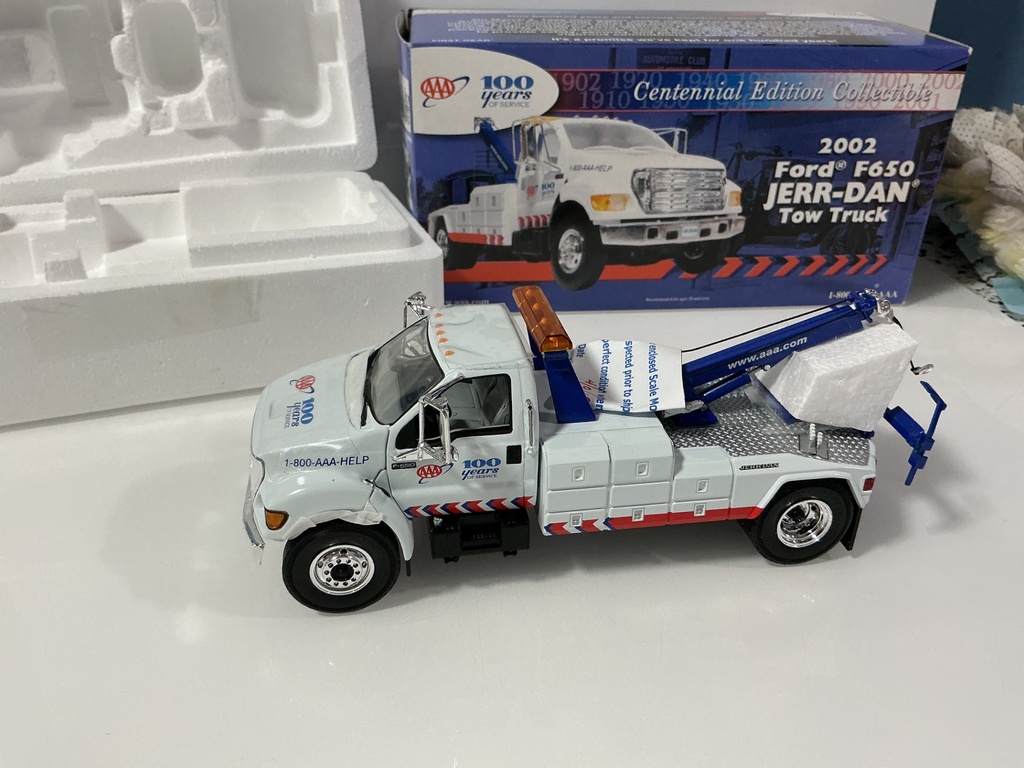 1/34 FIRST GEAR 2002 FORD F650 JERR- DAN TOW TRUCK 19-2838 AAA - Photo 3