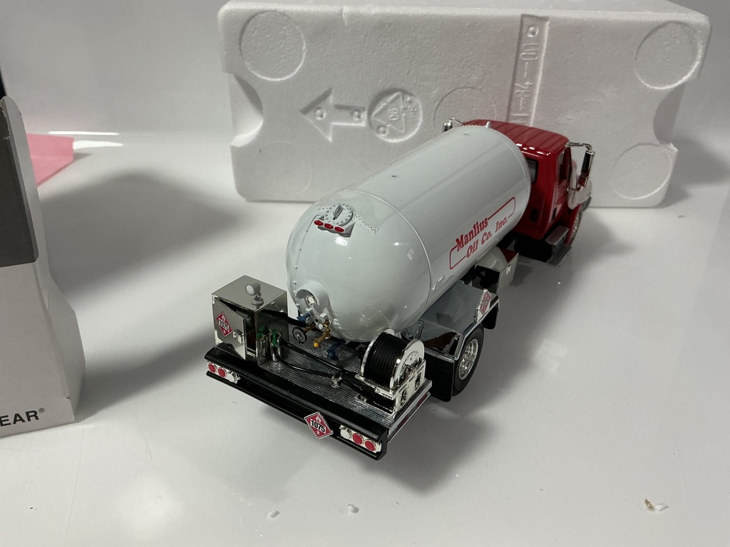 1/34 FIRST GEAR INTERNATIONAL 4400 PROPANE TRUCK 10–3 188C - Photo 6