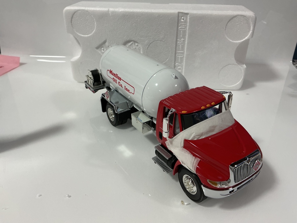 1/34 FIRST GEAR INTERNATIONAL 4400 PROPANE TRUCK 10–3 188C - Photo 7