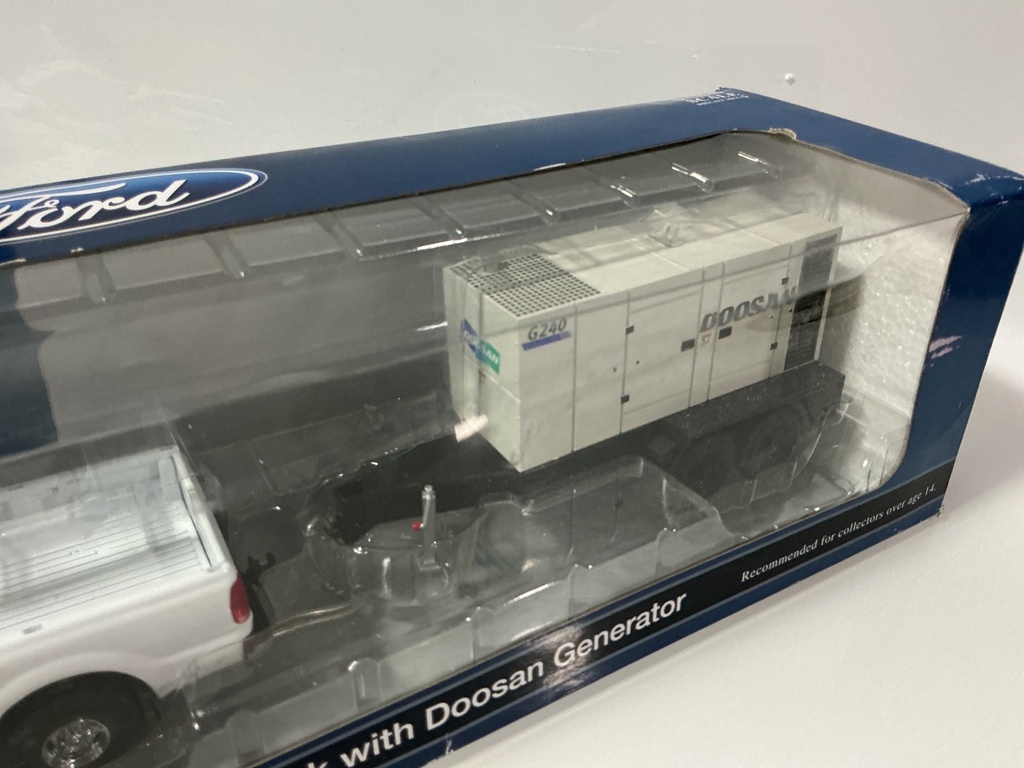 1/34 FIRST GEAR F250 SUPER DUTY TRUCK AND DOOSAN GENERATOR  - Photo 4